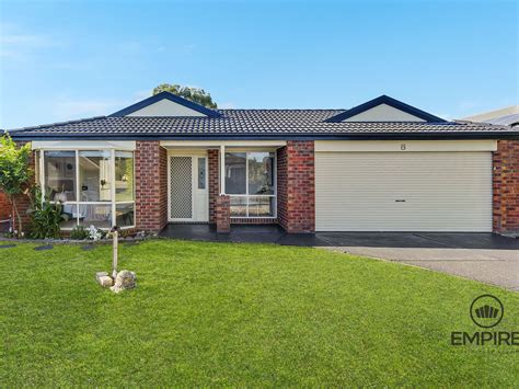 real estate agents cranbourne west